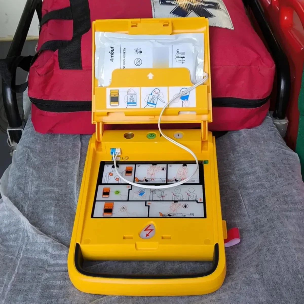 Kit Completo Desfibrilador Portátil DEA I3 + Bolsa + Armário